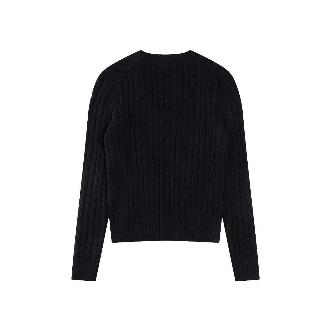 P210 #R90 RALPH LAUREN Thirteen colors of Ralph Lauren classic small label embroidery V-neck pullover cable cardigan sweater women's top, high-density LOGO embroidery on the chest, original customization of tag accessories. Made of pure cotton yarn, pure cotton is skin-friendly and comfortable, small label war horse embroidered twist button V-neck sweater🐎High quality, follow the blogger to learn how to wear it! Let’s buy a Ralph Lauren cable sweater. It’s a super hard-to-find series after it became popular. It’s hard to find one on the official website. It’s simple and practical to wear, with a lazy and loose feel. The thickened fabric has more texture, feels soft and delicate, and has a loose fit. Whether worn alone or layered, you can wear different styles of fashion with just one piece!   Size： Sleeve length: 60/61/62/63